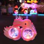 귀여운 만화 휴대용 랜턴 어린이 음악 발광 장난감 아기 유치원 중추절 창의적인 선물 랜턴의 그림