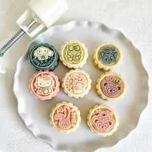 만화 동물 달 케이크 금형 헬로키티 산리오 아이스크림 달 케이크 프레스 금형 녹두 케이크 페이스트리 그라인더의 그림