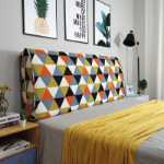 침대 머리 쿠션의 그림