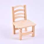 목공 모델 테이블과 의자 작은 자동차 유치원 어린이 DIY 목재 조립 반제품 목재 작업장 재료 패키지의 그림