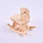 목공 모델 테이블과 의자 작은 자동차 유치원 어린이 DIY 목재 조립 반제품 목재 작업장 재료 패키지의 그림