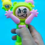 얼굴 바꾸기 인형 불안한 목소리 같은 만화 창작 장난감 가위바위보 결투 기계 부모와 자녀 상호 작용 추측의 그림