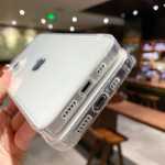 아이폰 15프로용 투명 휴대폰 케이스의 그림