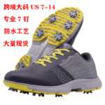 남성용 스파이크 골프화의 그림