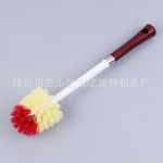 화장실 플라스틱 청소 브러시의 그림