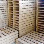 나무 팔레트 골판지화물 운송 지게차 보드 물류 회전율 팔레트 운송 나무 팔레트의 그림