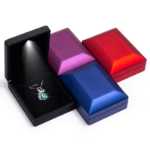 크리에이티브 쥬얼리 쥬얼리 박스 LED 조명 반지 선물 쥬얼리 포장 목걸이 상자 팔찌 쥬얼리 박스 도매의 그림