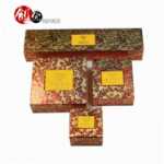 보석 상자 종이 열린 창 보석 상자 귀걸이 반지 펜던트 팔찌 보석 보석 보석 포장 상자의 그림