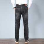 새로운 남성용 스트레치 슬림 청바지 남성용 작은 발 청바지 청소년 트렌드 남성용 청바지의 그림
