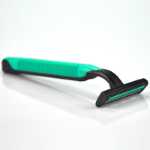 호텔 호텔 일회용 용품 일회용 면도기 여행자 카톤 팩 아웃도어 용품 여행의 그림