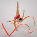 4m 예술 체조 리본 도매 전문 댄스 공연 소품 예술적 피트니스 리본 어린이 장난감 플로팅 리본의 그림