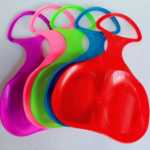 플라스틱 스키 장난감 샌드보드 스키 스키 패드 성인용 및 어린이용 스키 매트 스키 도구 스키 스키의 그림