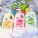 플로럴 퍼퓸 샤워 젤내추럴 플라워 샤워 젤향기 지속토너활력회복보습샤워 로션스킨케어 로션의 그림