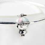 팬 가족 액세서리 가족 구성원 시리즈 모자를 착용하는 활기찬 소년 패션 DIY 큰 구멍 소년 팔찌 구슬의 그림