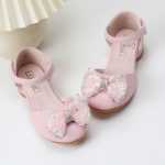 여아 공주 신발의 그림