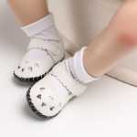 아기 신발의 그림