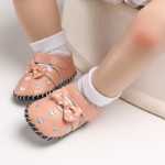 아기 신발의 그림