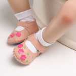 아기 신발의 그림