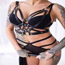 수제 본디지 벨트의 그림