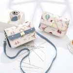 겨울 가방 여성용 2023 년 새로운 외국 스타일 여성 지구 여성 올해 인기있는 숄더백 크로스 바디 백 도매의 그림