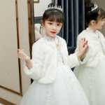 어린이 드레스 액세서리 목도리의 그림