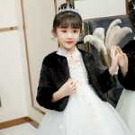 어린이 드레스 액세서리 목도리의 그림