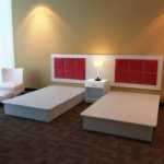 익스프레스 호텔 침대의 그림