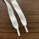 넓은 신발 끈 신발 액세서리의 그림