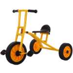 버킷이 달린 유치원 세발자전거의 그림