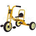 버킷이 달린 유치원 세발자전거의 그림