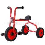 버킷이 달린 유치원 세발자전거의 그림