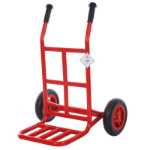 버킷이 달린 유치원 세발자전거의 그림