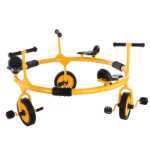 버킷이 달린 유치원 세발자전거의 그림