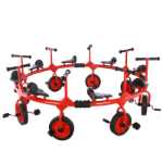 버킷이 달린 유치원 세발자전거의 그림