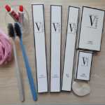 도매 밀짚 칫솔 호텔 호텔 비앤비 일회용 용품 일회용 칫솔 소모품의 그림