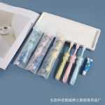 호텔 세면도구호텔 & 비앤비 소모품치약이 포함된 칫솔부드러운 칫솔모 칫솔 세트의 그림