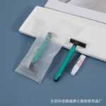 호텔 세면도구호텔 & 비앤비 소모품치약이 포함된 칫솔부드러운 칫솔모 칫솔 세트의 그림