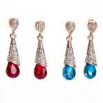 물방울 보석 귀걸이의 그림