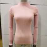 여성용 핏 니트 스웨터의 그림