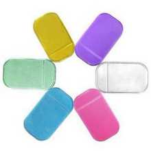 자동차 미끄럼 방지 매트의 그림