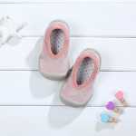 아기 실내화의 그림