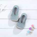 아기 실내화의 그림