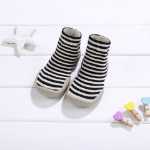 아기 실내화의 그림