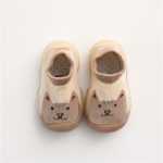 아기 유아 신발의 그림