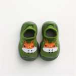 아기 유아 신발의 그림