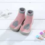 아기 실내화의 그림