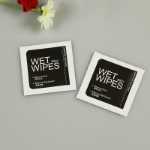 휴대폰 강화 필름용 알코올 팩의 그림