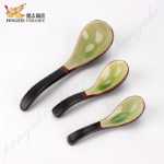 일본식 세라믹 숟가락의 그림