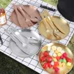 캠핑 여행용 식기 세트의 그림