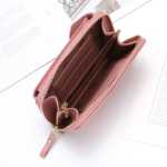 여성 휴대폰 가방의 그림